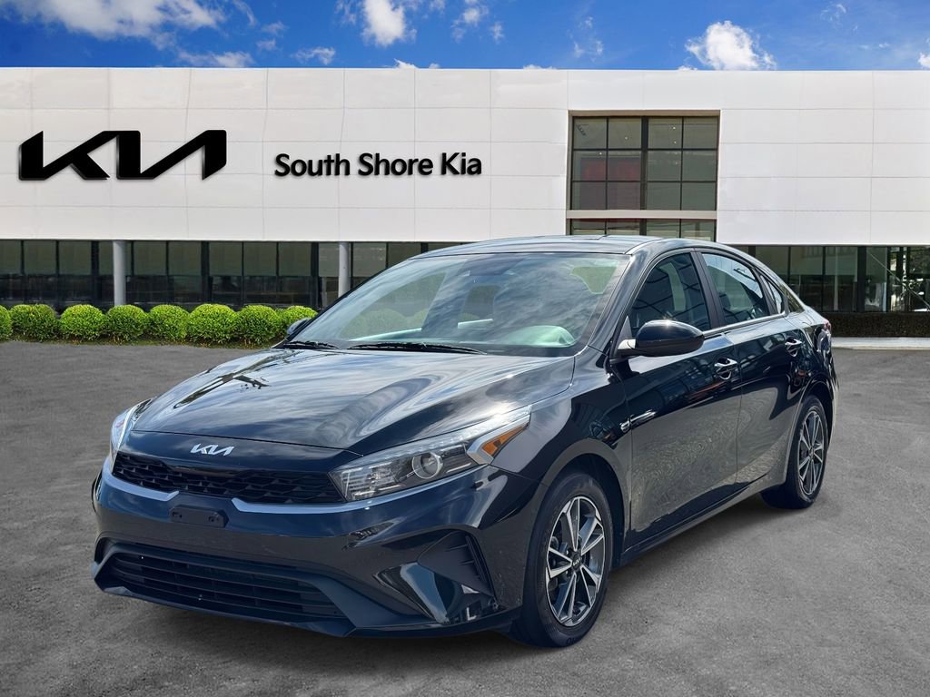 Used 2022 Kia Forte LXS image 3