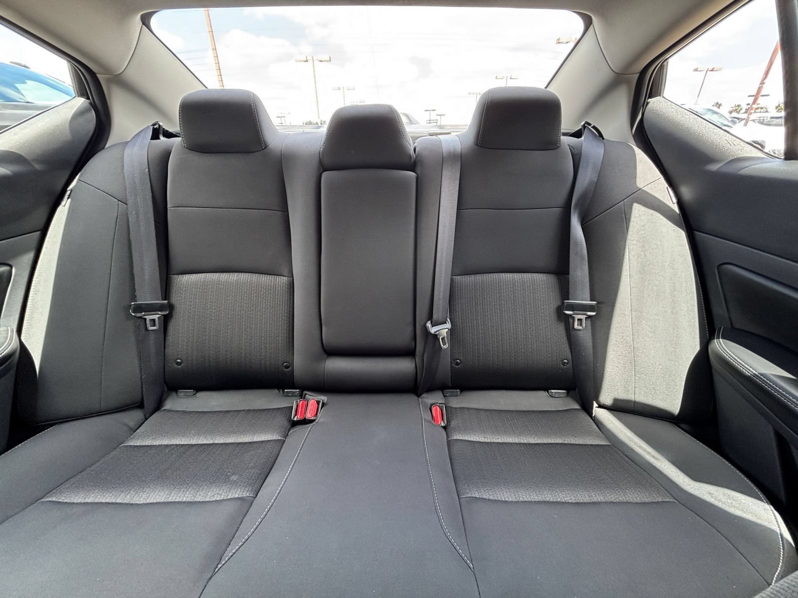 Used 2025 Nissan Altima 2.5 SV FWD image 39