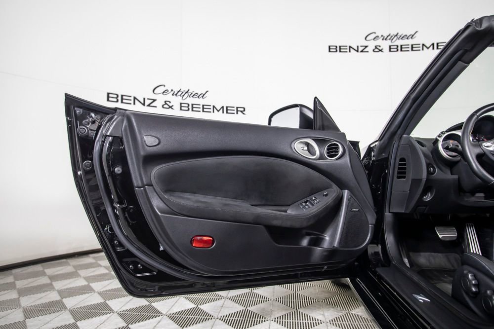 Used 2018 Nissan 370Z Touring image 21