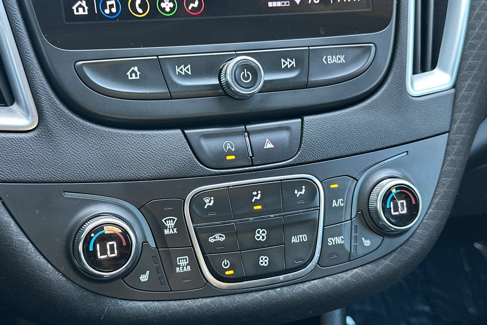 Used 2022 Chevrolet Malibu LT FWD image 18