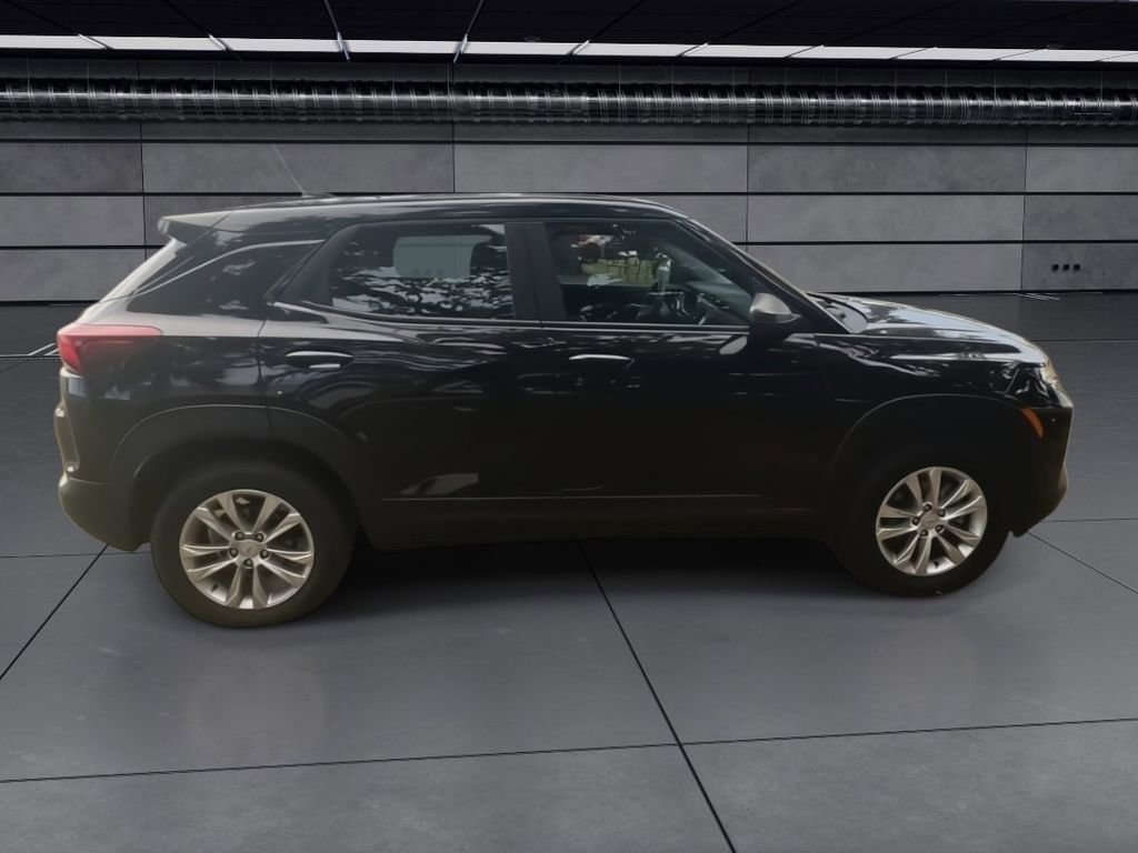 Used 2023 Chevrolet TrailBlazer LS image 9