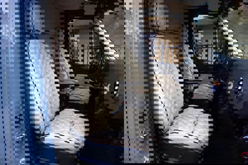 Used 2023 Mercedes-Benz Sprinter 3500 w/ Parking Package image 18