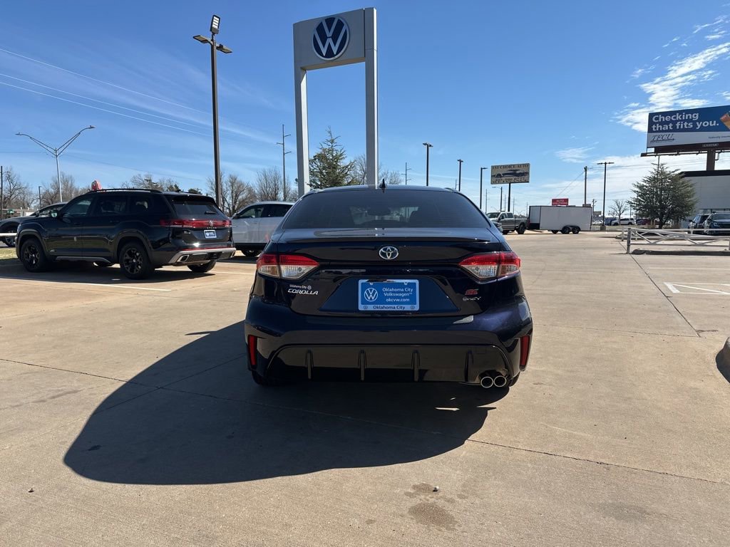 Used 2025 Toyota Corolla SE w/ SE Premium Package image 6