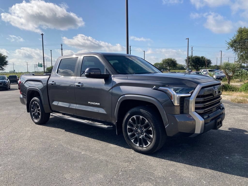 Used 2025 Toyota Tundra Limited AWD/4WD image 3