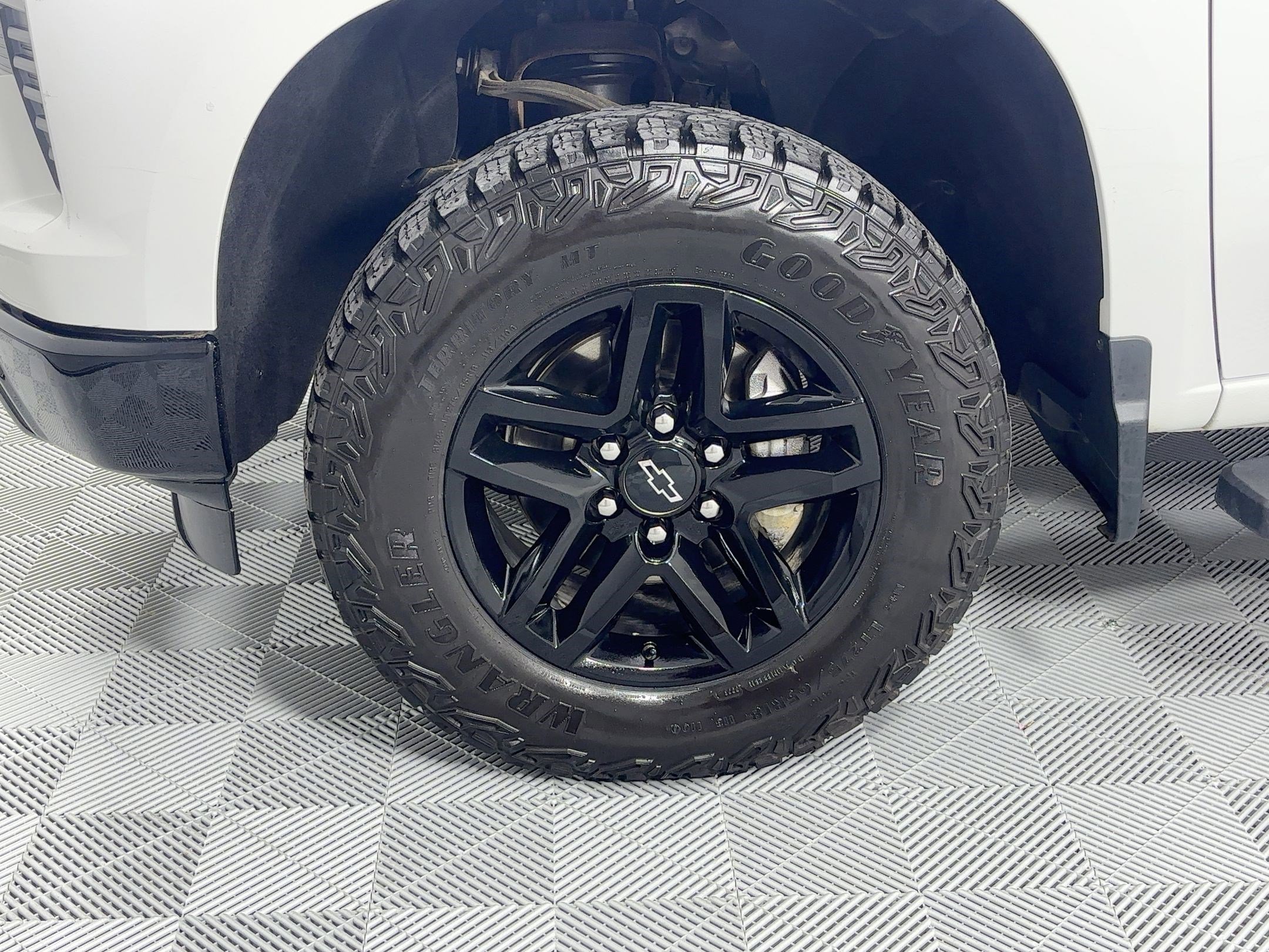 Used 2023 Chevrolet Silverado 1500 LT Trail Boss w/ Protection Package image 11