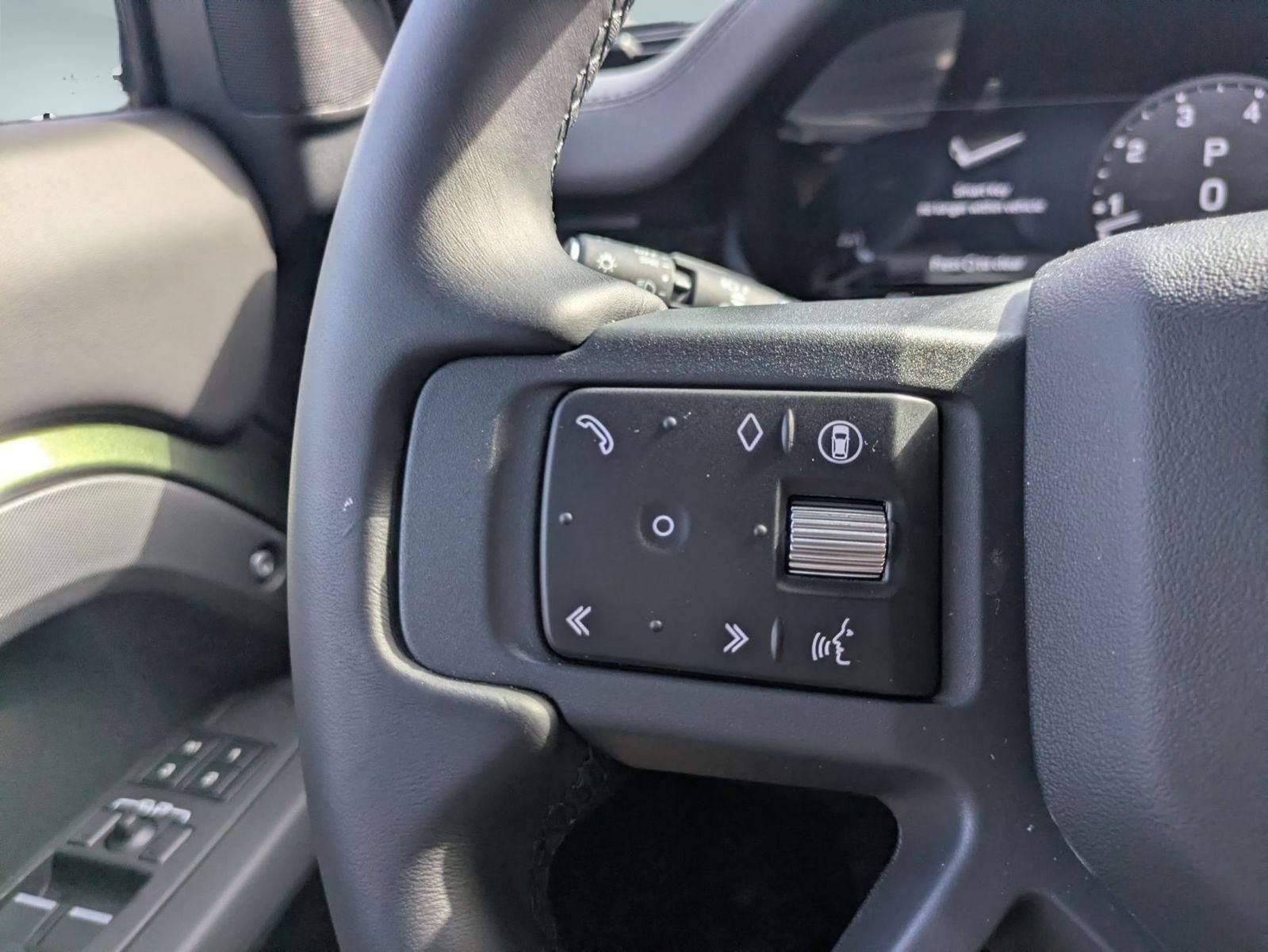 New 2026 Land Rover Defender 110 X-Dynamic SE AWD/4WD image 17
