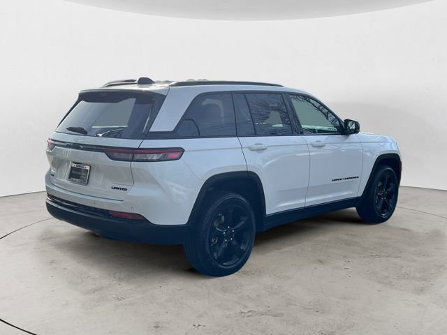 Used 2023 Jeep Grand Cherokee Limited w/ Luxury Tech Group II AWD/4WD image 5