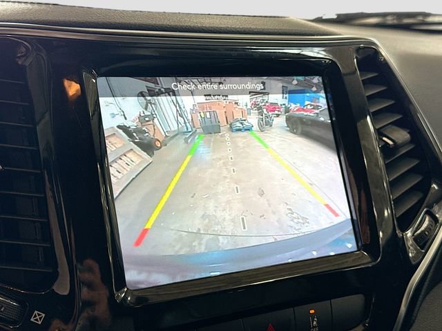 Used 2021 Jeep Cherokee Limited AWD/4WD image 14