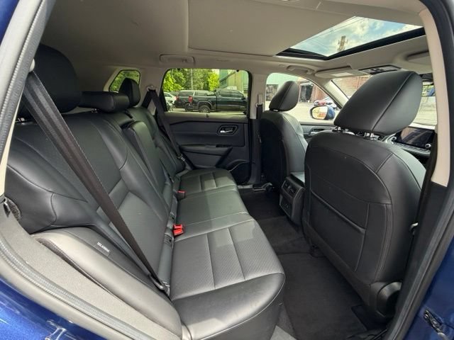 Used 2023 Nissan Rogue SV w/ SV Premium B Package AWD/4WD image 14