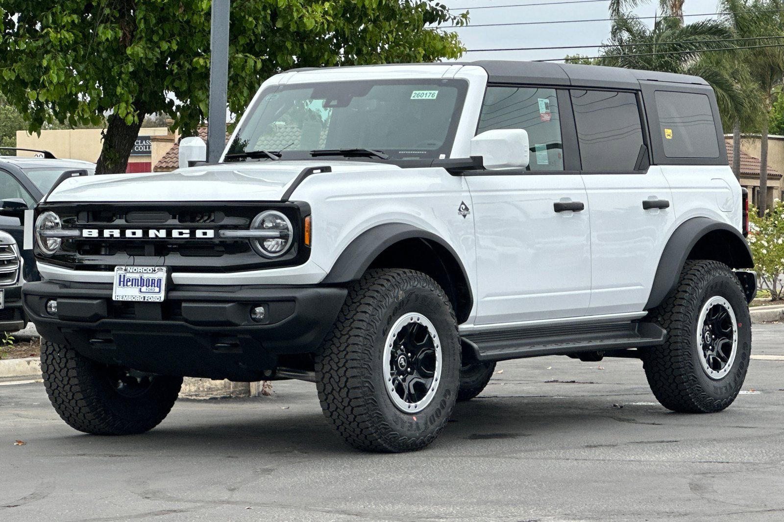 New 2026 Ford Bronco Outer Banks w/ Sasquatch Package image 8