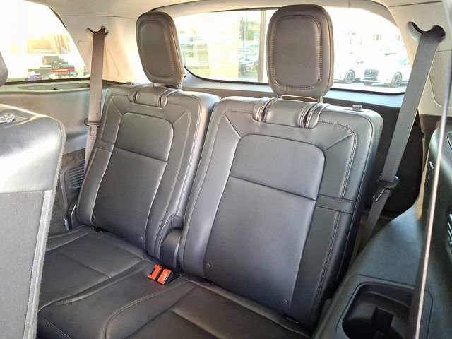 Certified 2025 Lincoln Aviator Reserve w/ Equipment Group 201A image 9