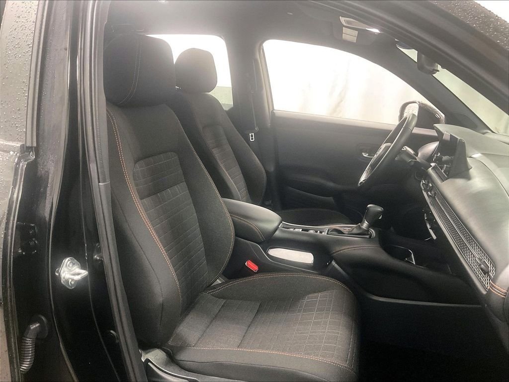 Used 2025 Honda HR-V Sport image 11