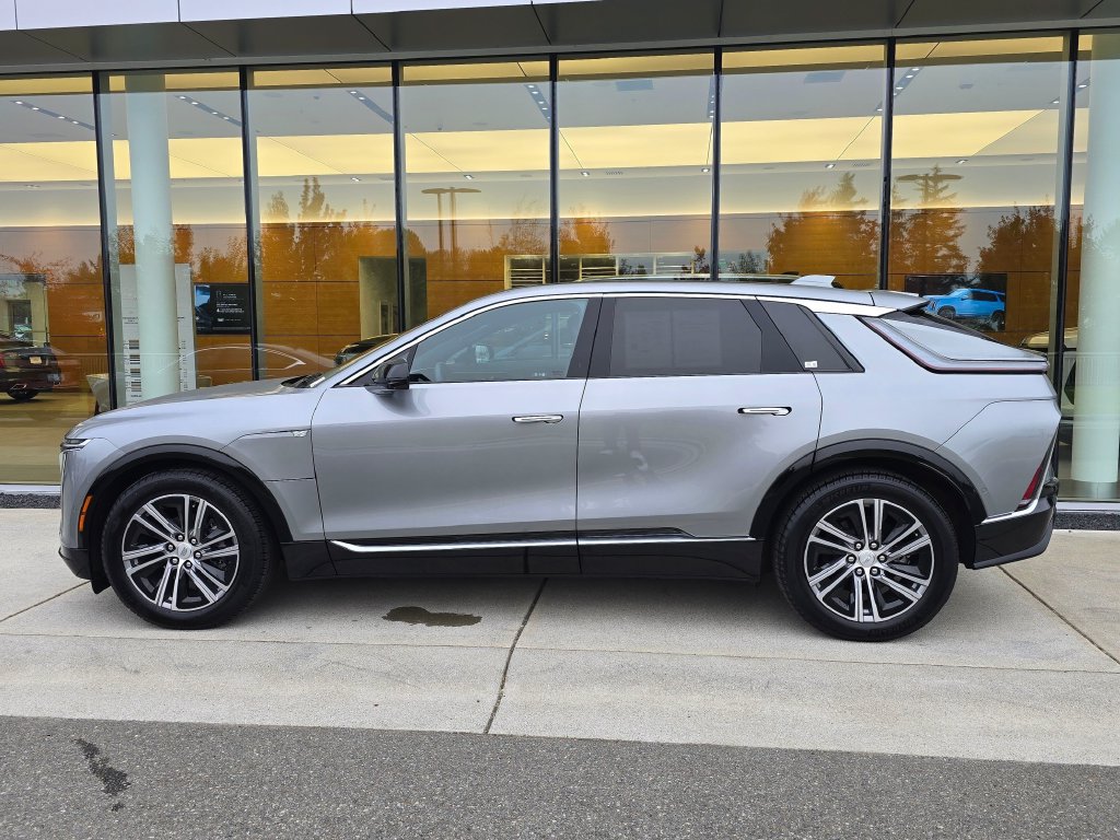 Certified 2025 Cadillac Lyriq Luxury AWD/4WD image 2