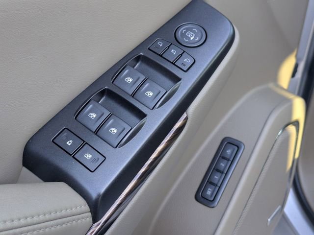 Used 2017 GMC Yukon SLT w/ Premium Edition image 11