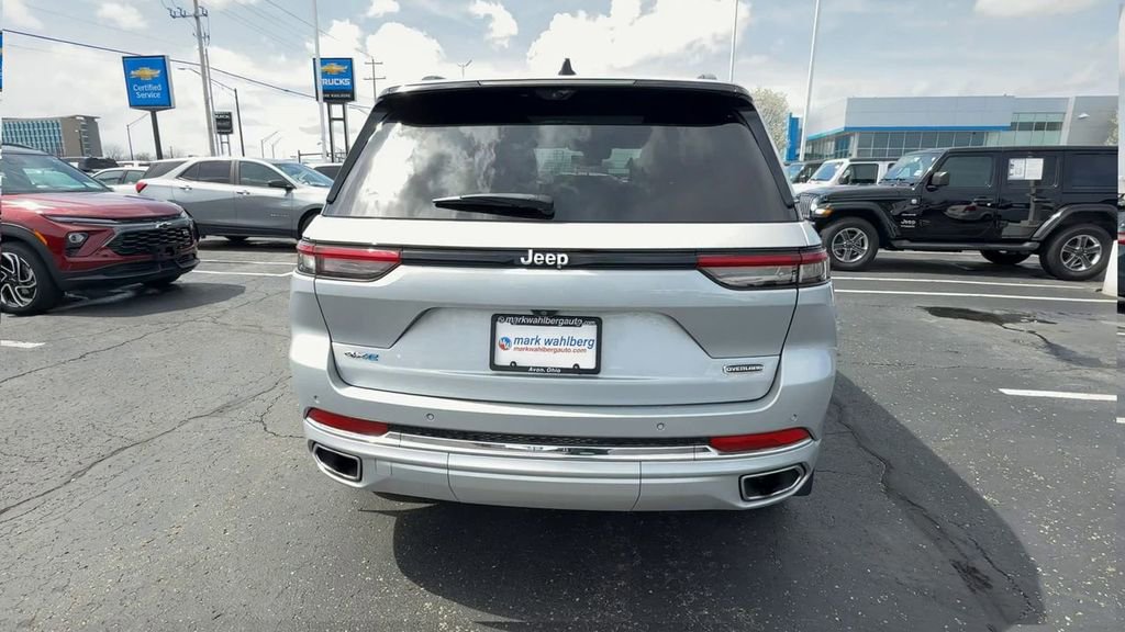 Used 2023 Jeep Grand Cherokee L Limited AWD/4WD image 7