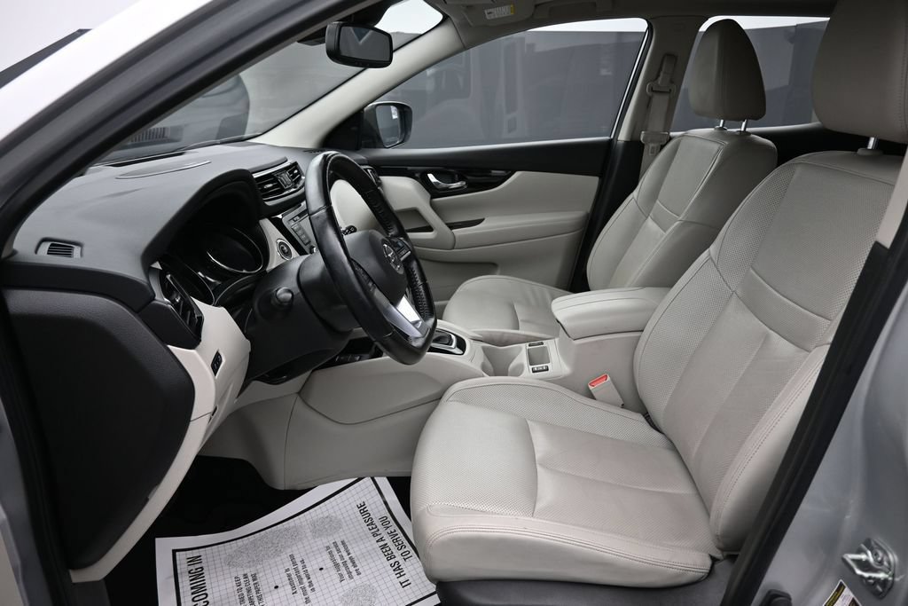 Used 2021 Nissan Rogue Sport SL w/ Premium Package AWD/4WD image 11