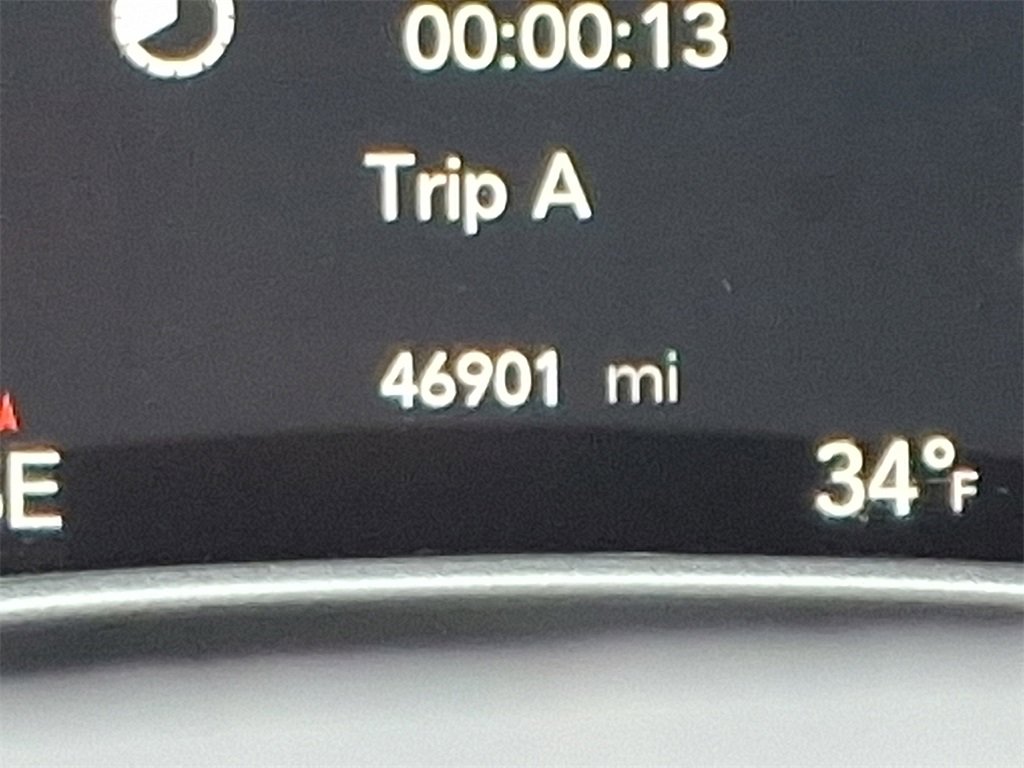 Used 2023 Chrysler Pacifica Touring-L image 20