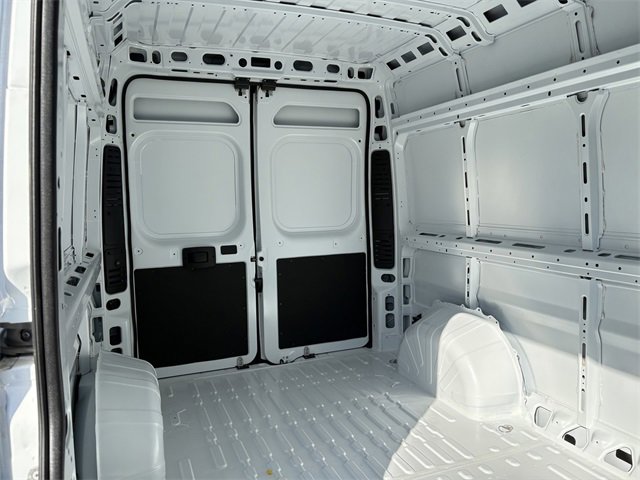 New 2025 RAM ProMaster 2500 w/ Quick Order Package 22G SLT image 7