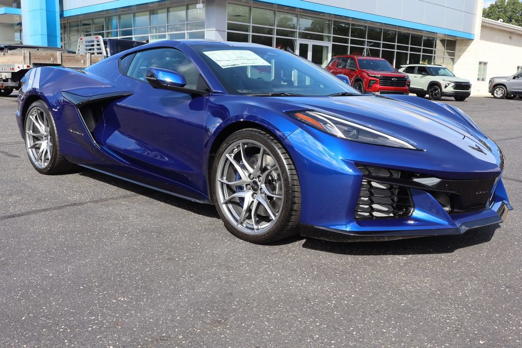 New 2027 Chevrolet Corvette Grand Sport w/ Z52 Sport Performance Package RWD image 2