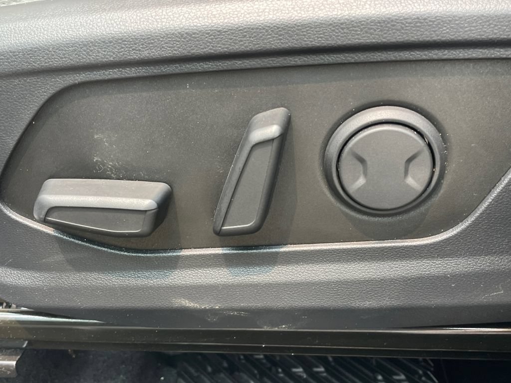 Used 2025 Hyundai Tucson Limited AWD/4WD image 32