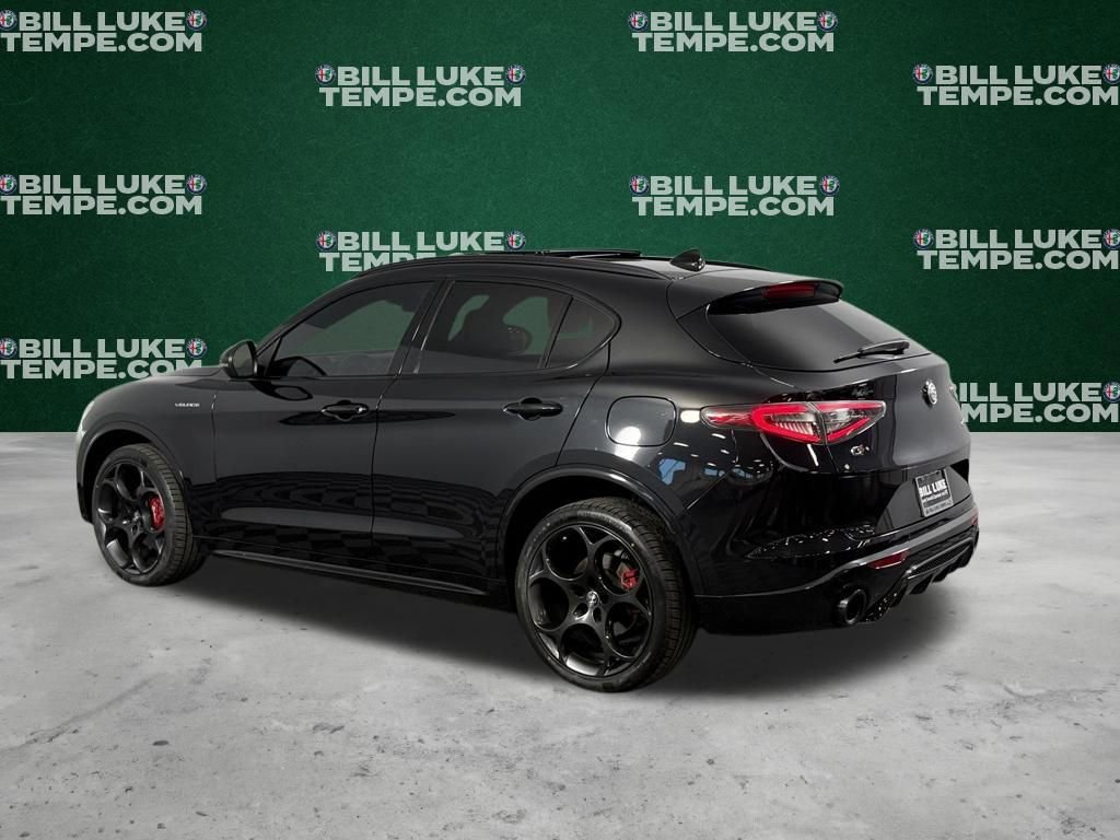 Used 2024 Alfa Romeo Stelvio Veloce image 7