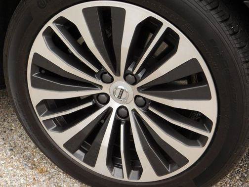 Used 2022 Volvo S90 B6 Momentum AWD/4WD image 10