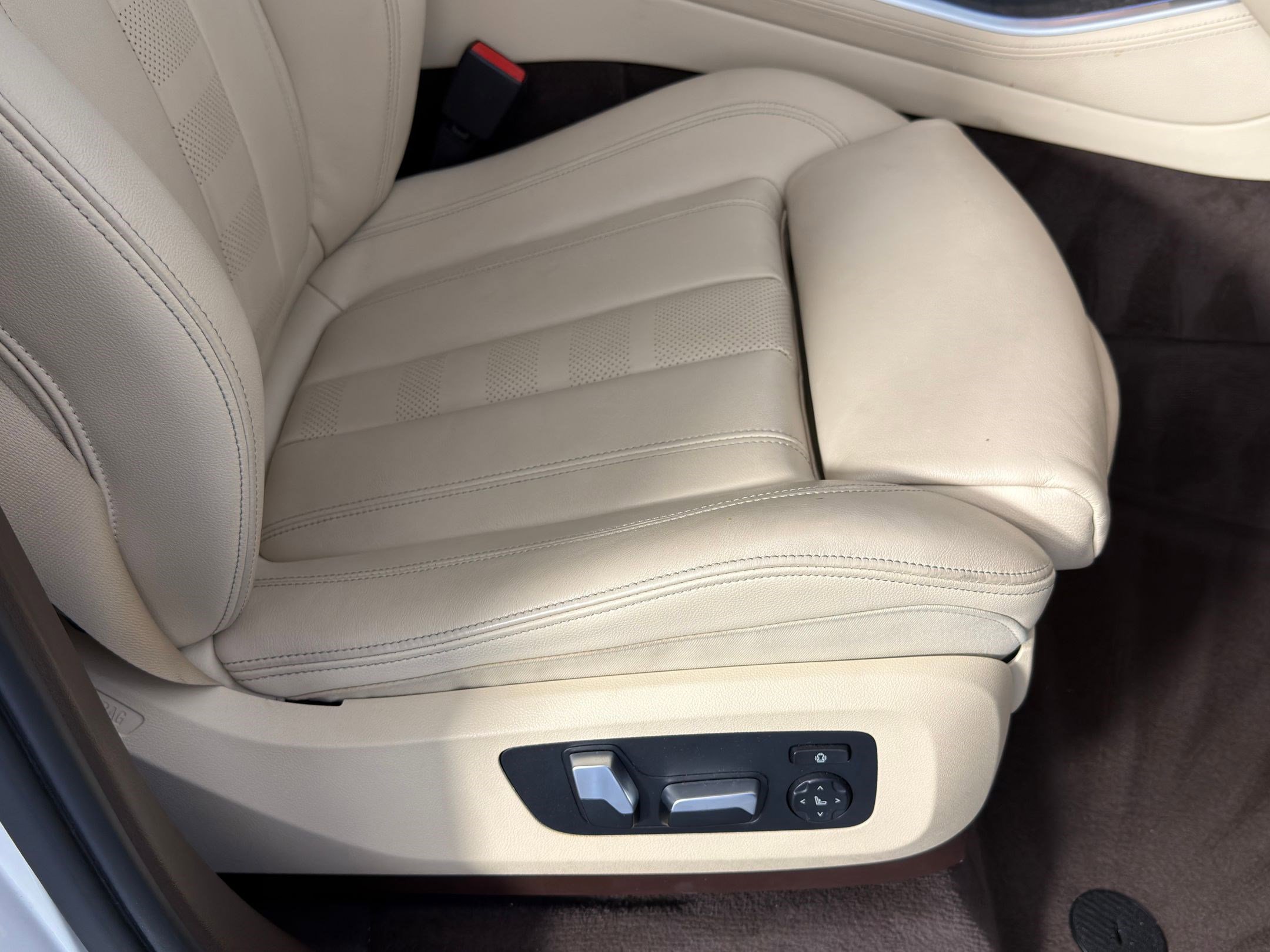 Used 2019 BMW X5 xDrive40i w/ Premium Package 2 image 33