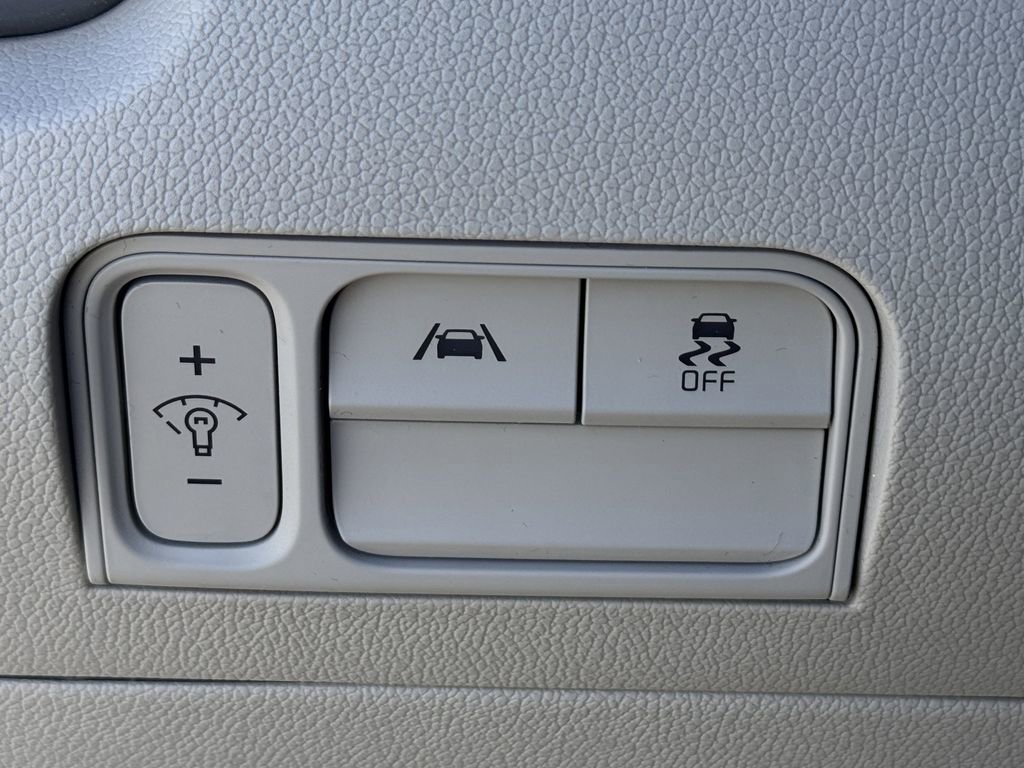 Used 2023 Kia Sorento S FWD image 22