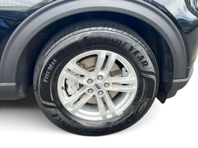 Used 2023 Ford Explorer XLT w/ Equipment Group 202A AWD/4WD image 14