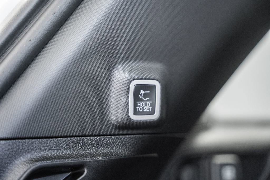 New 2025 Jeep Grand Cherokee Altitude image 10