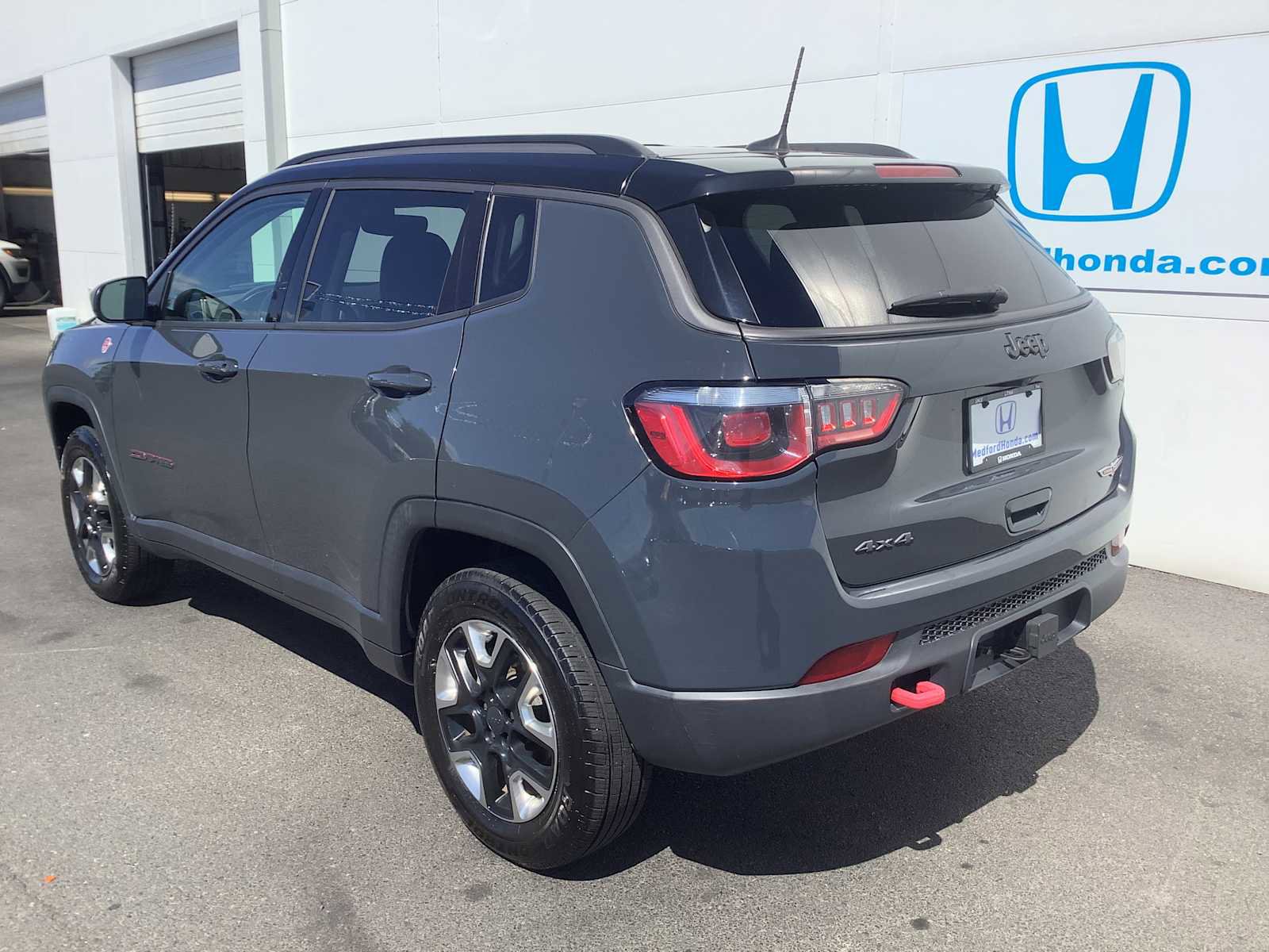 Used 2018 Jeep Compass Trailhawk w/ Cold Weather Group AWD/4WD image 4