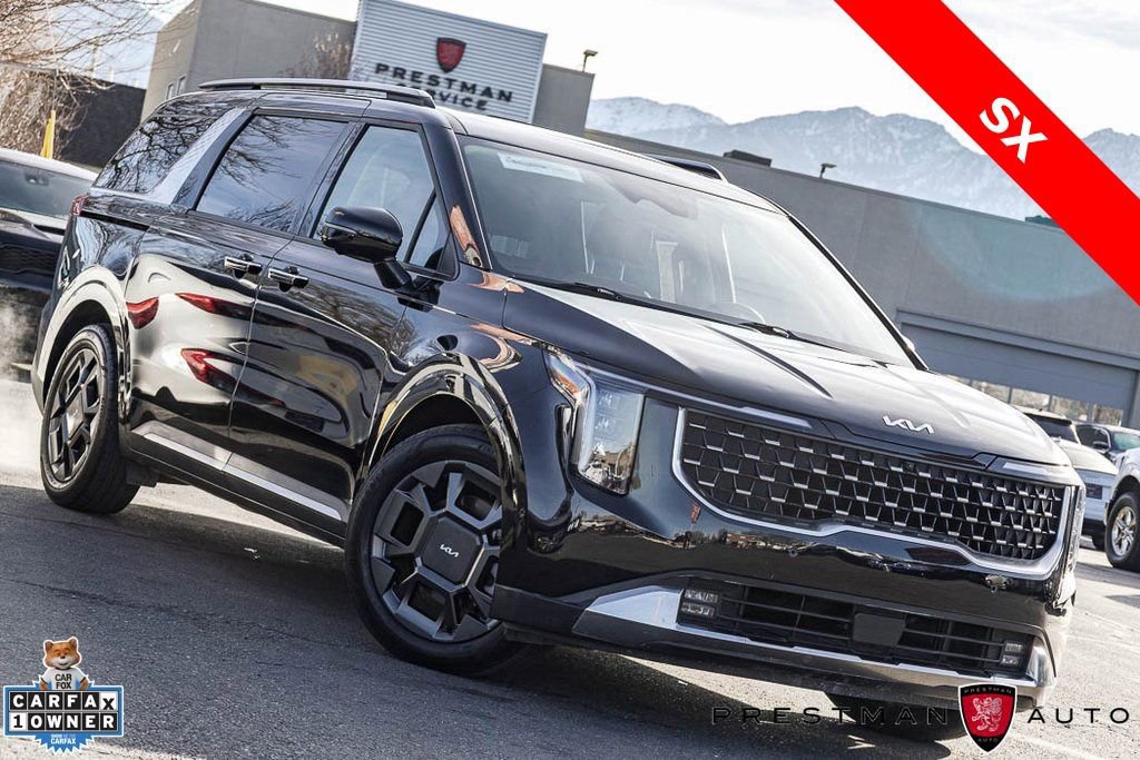 Used 2025 Kia Carnival SX image 1