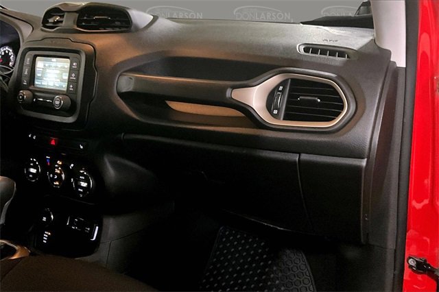 Used 2017 Jeep Renegade Latitude w/ Popular Equipment Group image 32