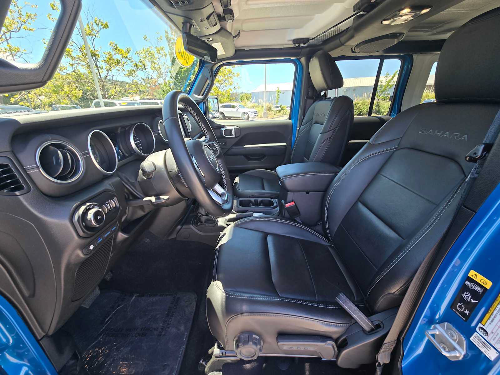 Used 2022 Jeep Wrangler Unlimited Sahara AWD/4WD image 20