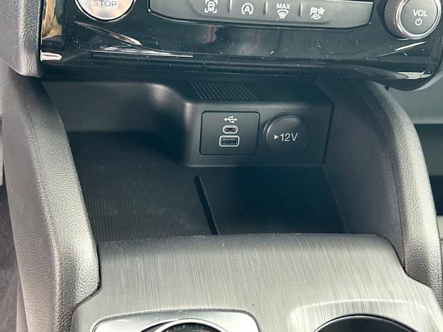 New 2025 Ford Escape ST-Line w/ Tech Pack #1 image 32