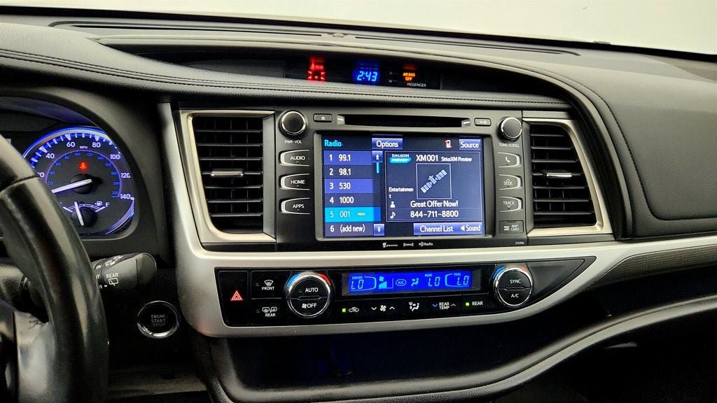 Used 2019 Toyota Highlander SE AWD/4WD image 16