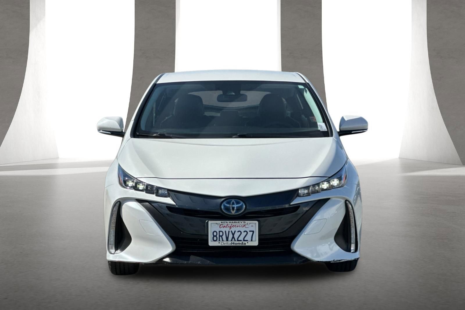 Used 2020 Toyota Prius Prime XLE image 9