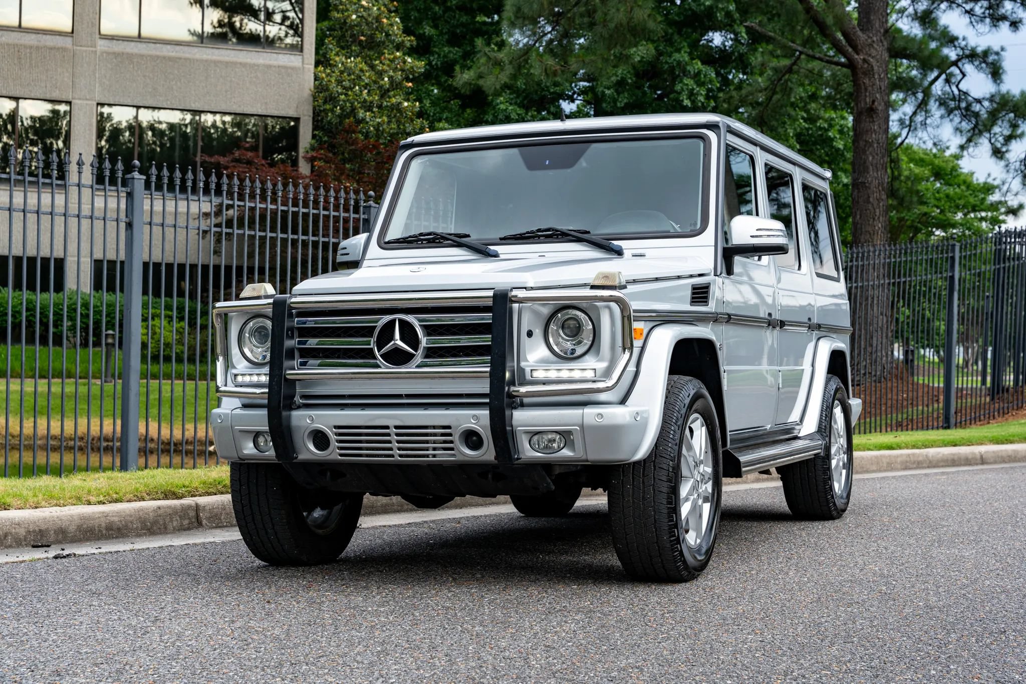 Used 2015 Mercedes-Benz G 550 image 2