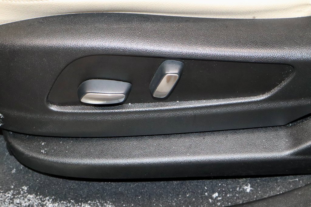 Used 2019 Cadillac XT5 Base image 24