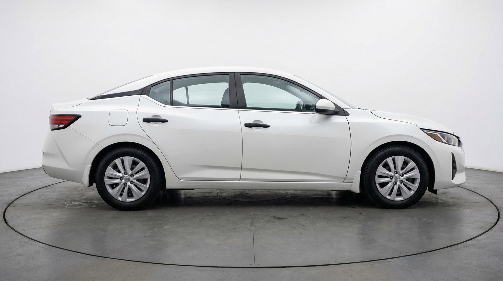 Used 2025 Nissan Sentra S FWD image 11