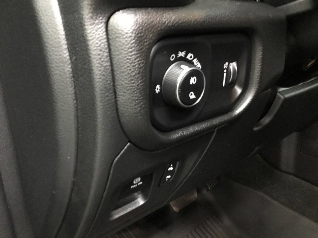 Used 2023 RAM 1500 Big Horn AWD/4WD image 9