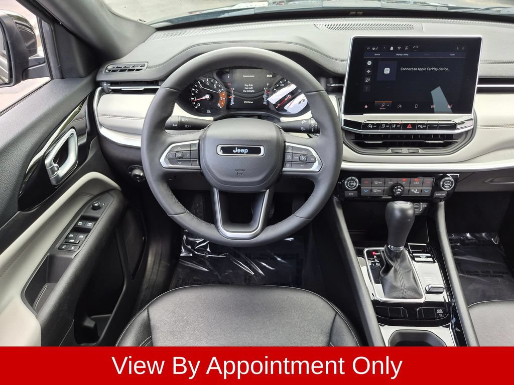 Used 2025 Jeep Compass Limited AWD/4WD image 24