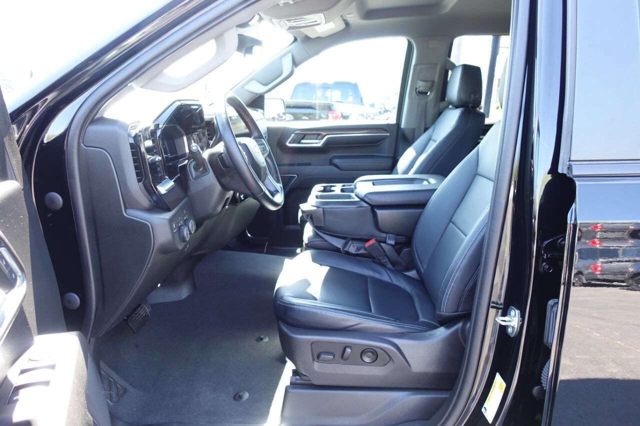 Used 2023 Chevrolet Silverado 1500 LT AWD/4WD image 18