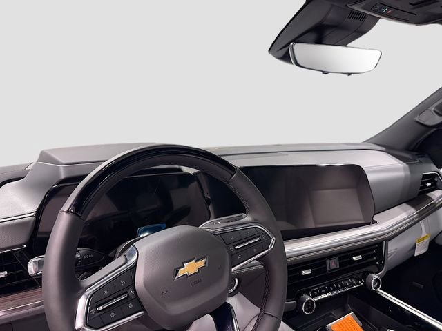 New 2025 Chevrolet Suburban Premier AWD/4WD image 12