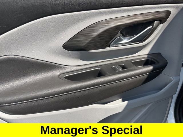 Used 2023 GMC Terrain SLE w/ Driver Convenience Package image 31