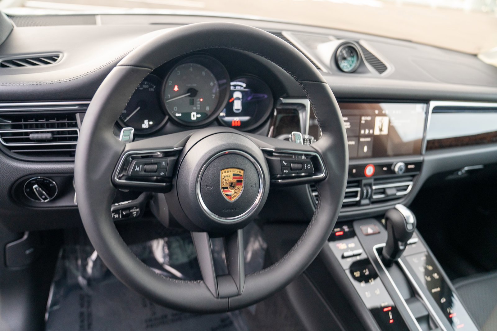 New 2026 Porsche Macan S image 14