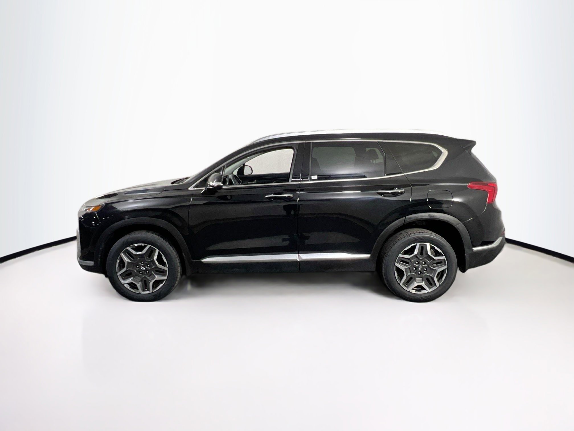 Used 2022 Hyundai Santa Fe Limited w/ Cargo Package image 8