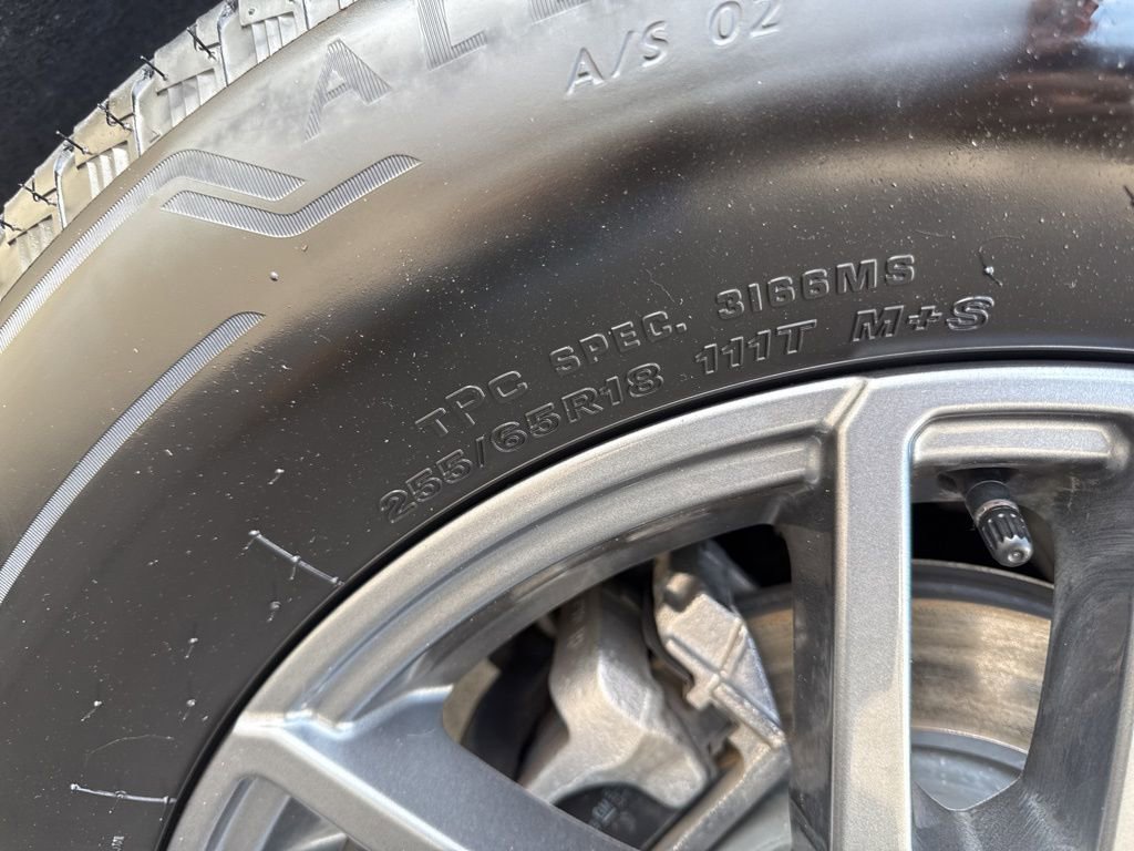 Used 2025 GMC Acadia Elevation FWD image 35