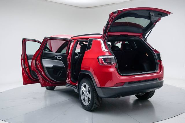 Used 2024 Jeep Compass Latitude AWD/4WD image 20