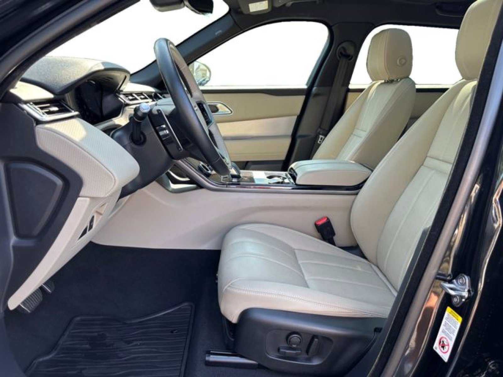 Certified 2021 Land Rover Range Rover Velar R-Dynamic S image 10